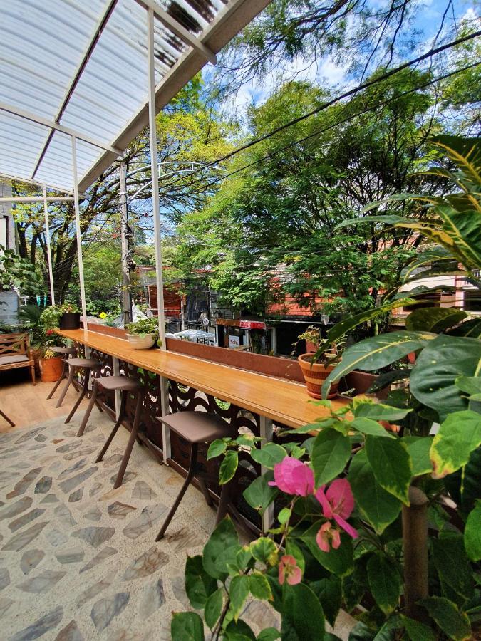 La Playa Hostel & Rooftop Medellín Extérieur photo