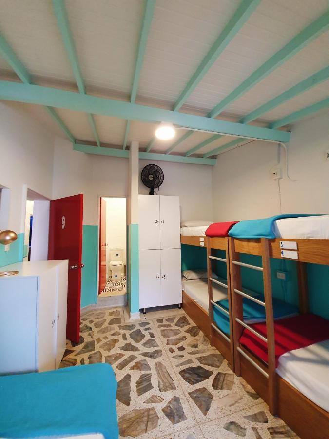 La Playa Hostel & Rooftop Medellín Extérieur photo