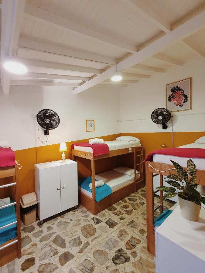 La Playa Hostel & Rooftop Medellín Extérieur photo