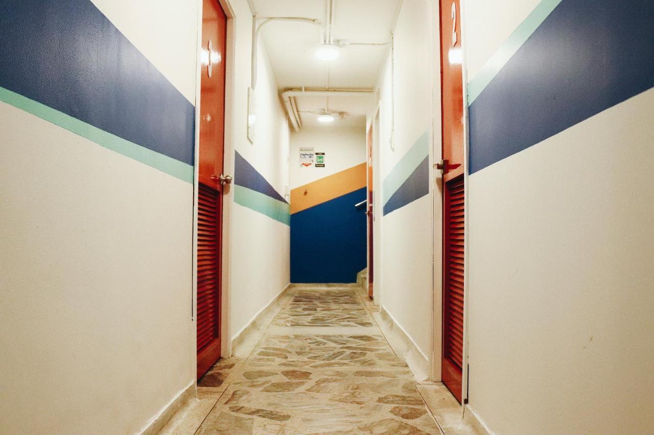 La Playa Hostel & Rooftop Medellín Extérieur photo